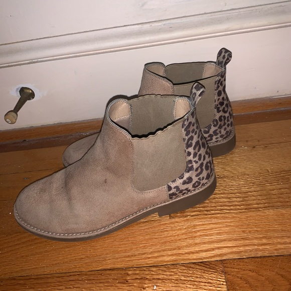 Cute booties with cheetah heel - Picture 3 of 4
